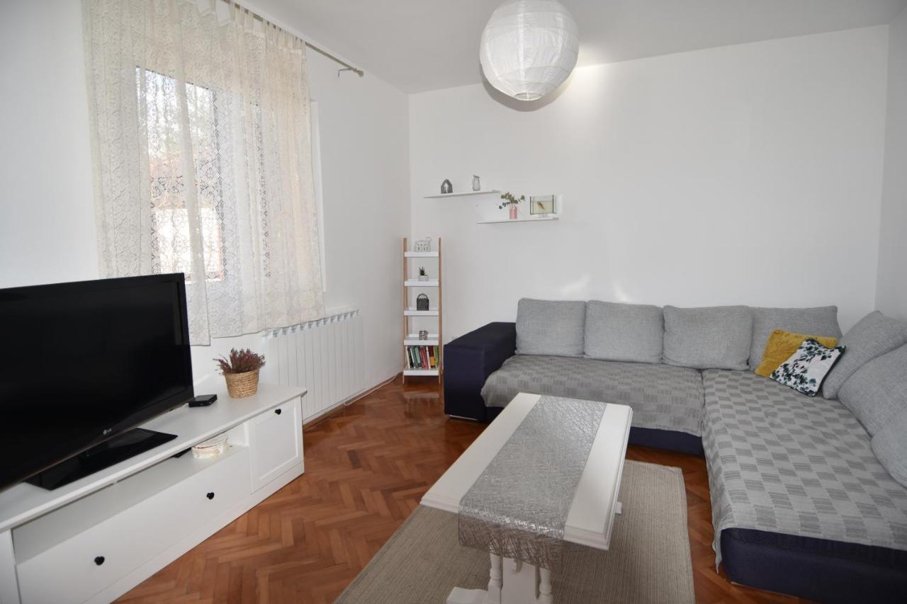 Apartment *Biba* Дуги Рат Екстериор снимка