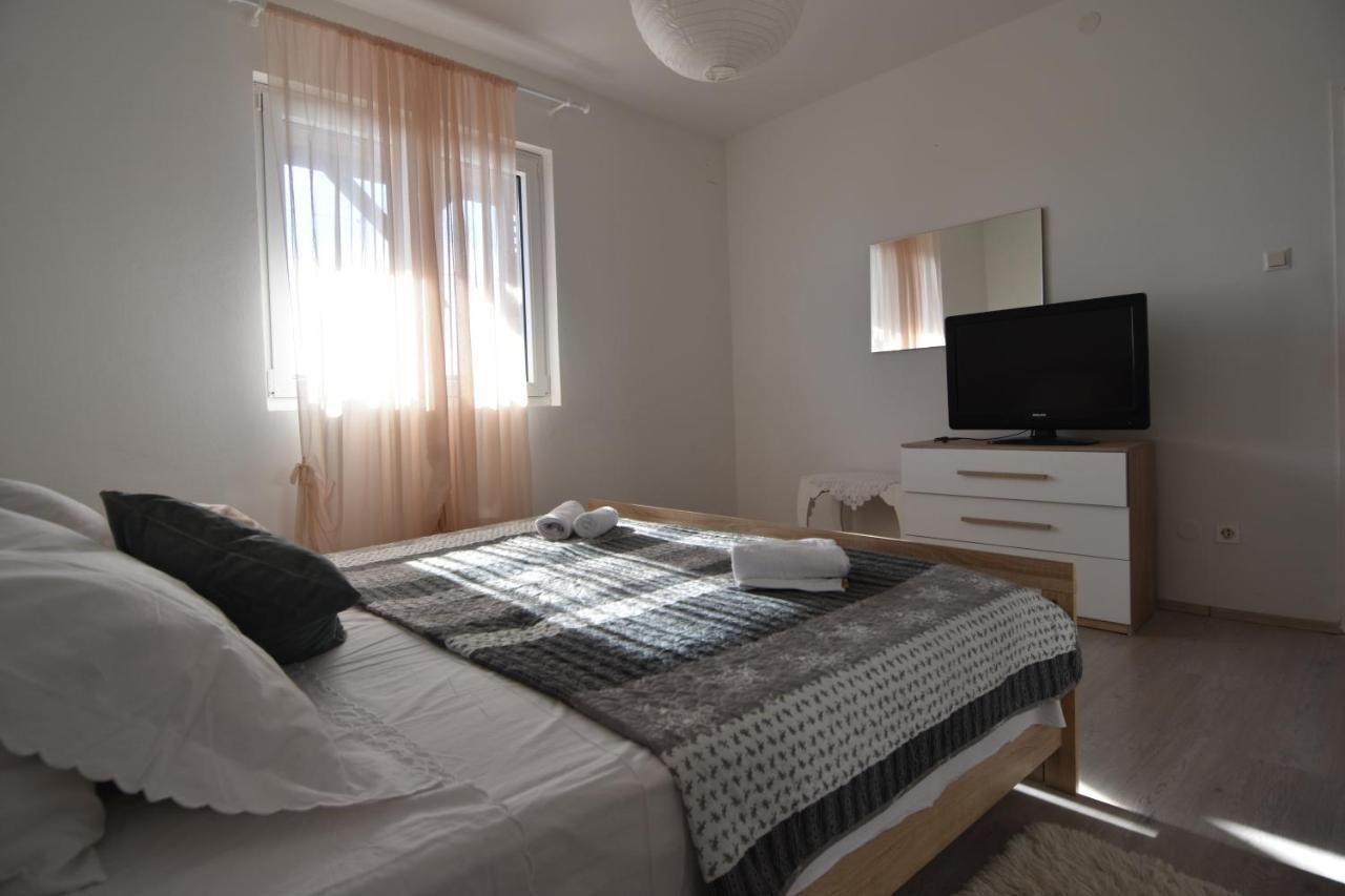 Apartment *Biba* Дуги Рат Екстериор снимка