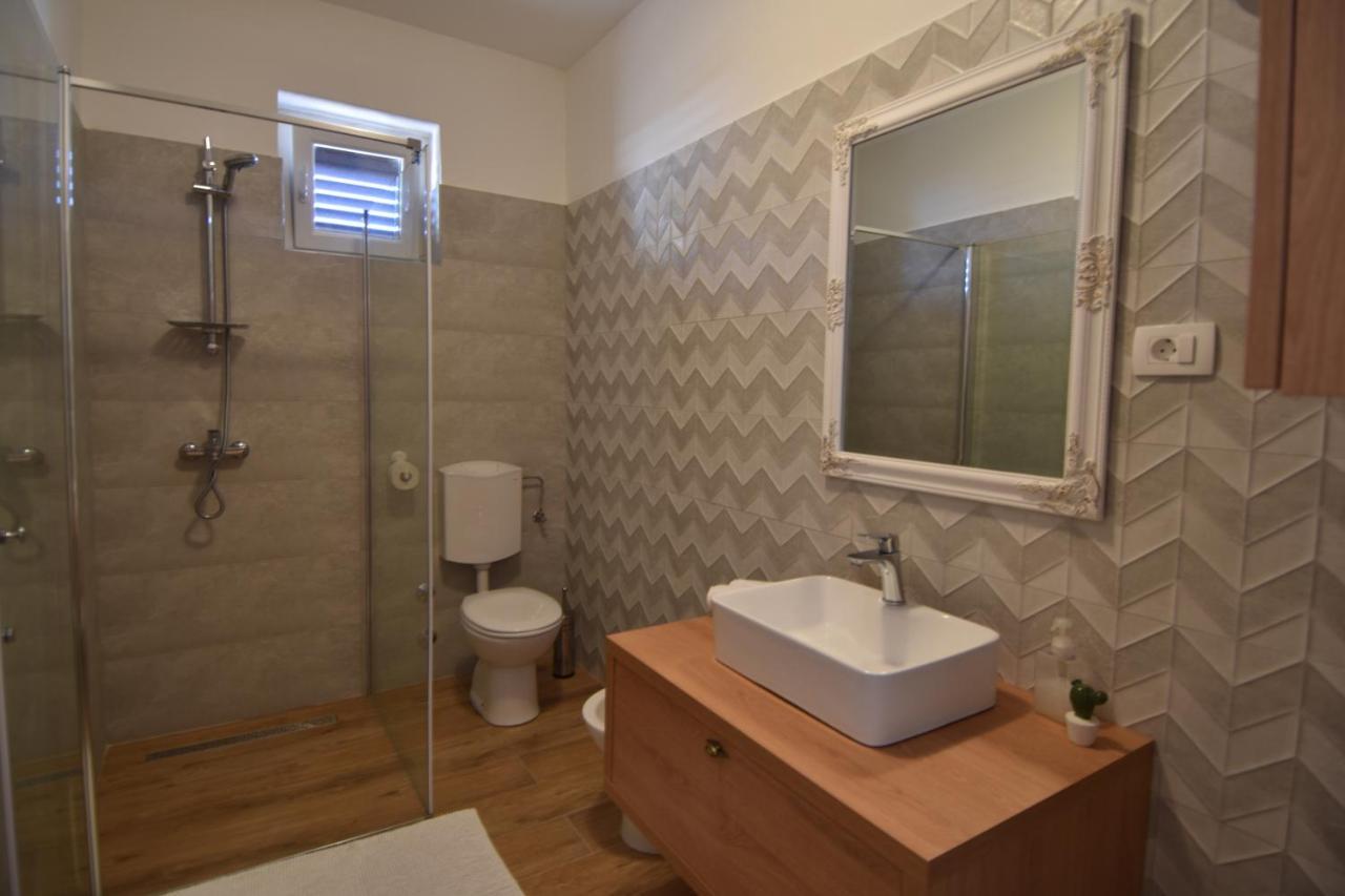Apartment *Biba* Дуги Рат Екстериор снимка